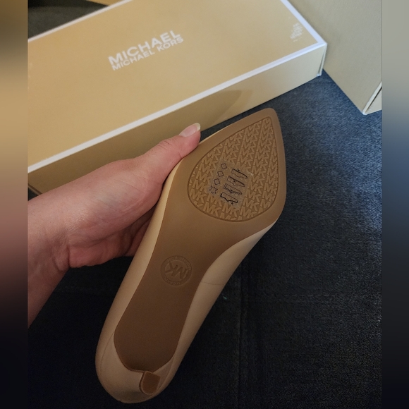 MICHAEL KORS HEELS - Picture 2 of 3